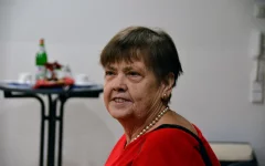 Nahaufnahme Ingrid Dauernheim (SoVD und Signet)