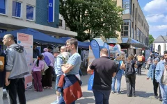 Das Foto zeigt den gut besuchten Gemeinschaftsstand.&nbsp;