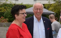  Michaela Heuser (Ratsfrau) und Gerd Maschun (Stv. Vorsitzender des Senjorenrats) im Gespräch  