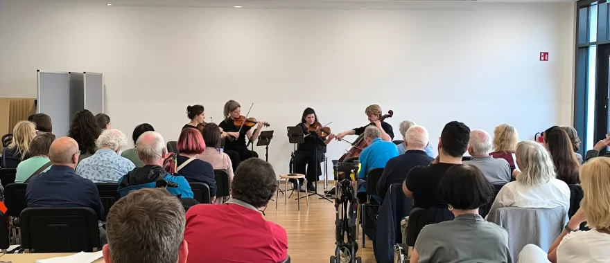 Das Velvet Quartet spielt im&nbsp;Georg-Gottlob-Saal. Der Saal ist gut besucht.&nbsp;